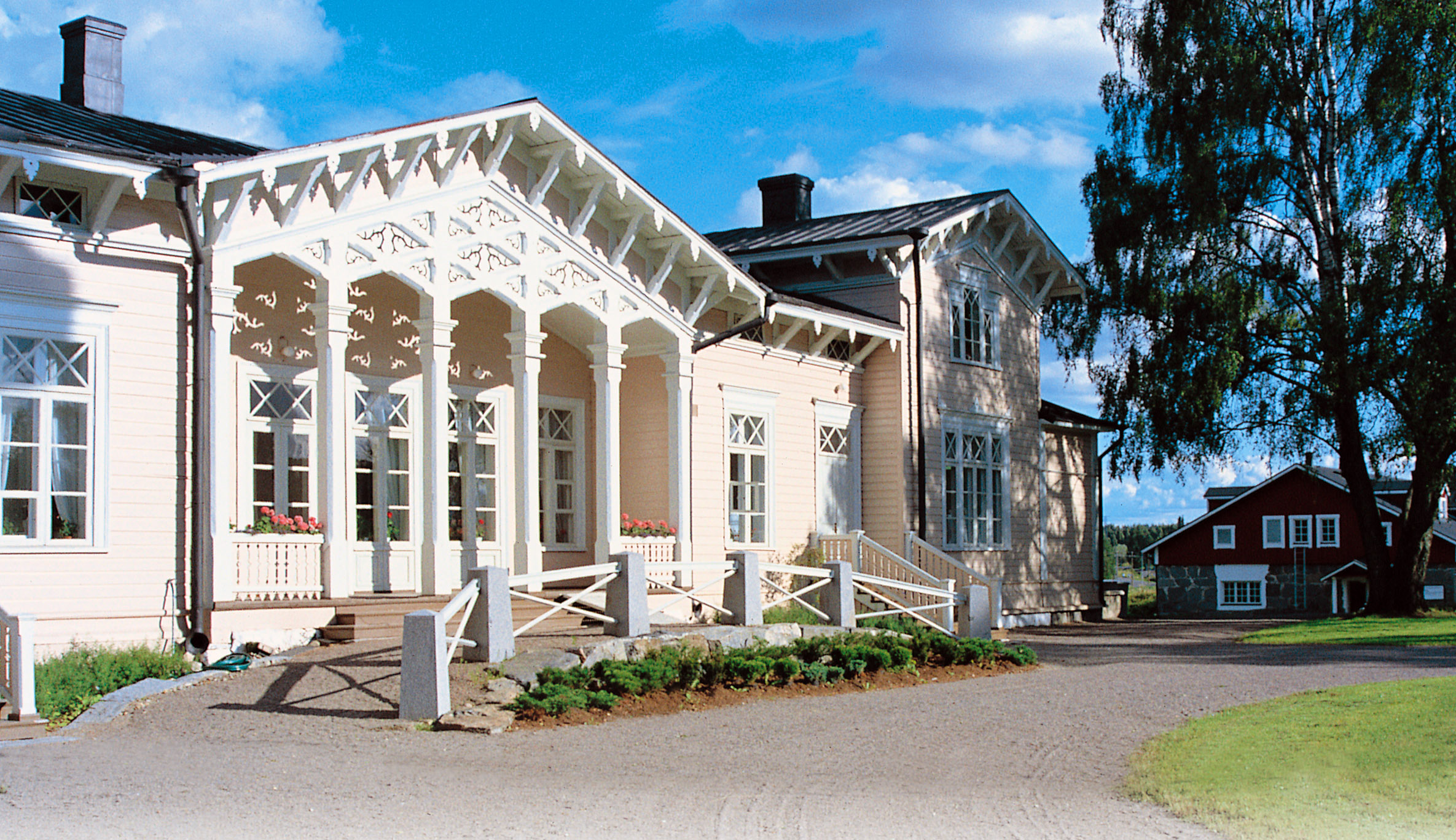 Kenkävero, a historic vicarage with a restaurant and Finnish handicrafts, open year-round. - Visit Mikkeli