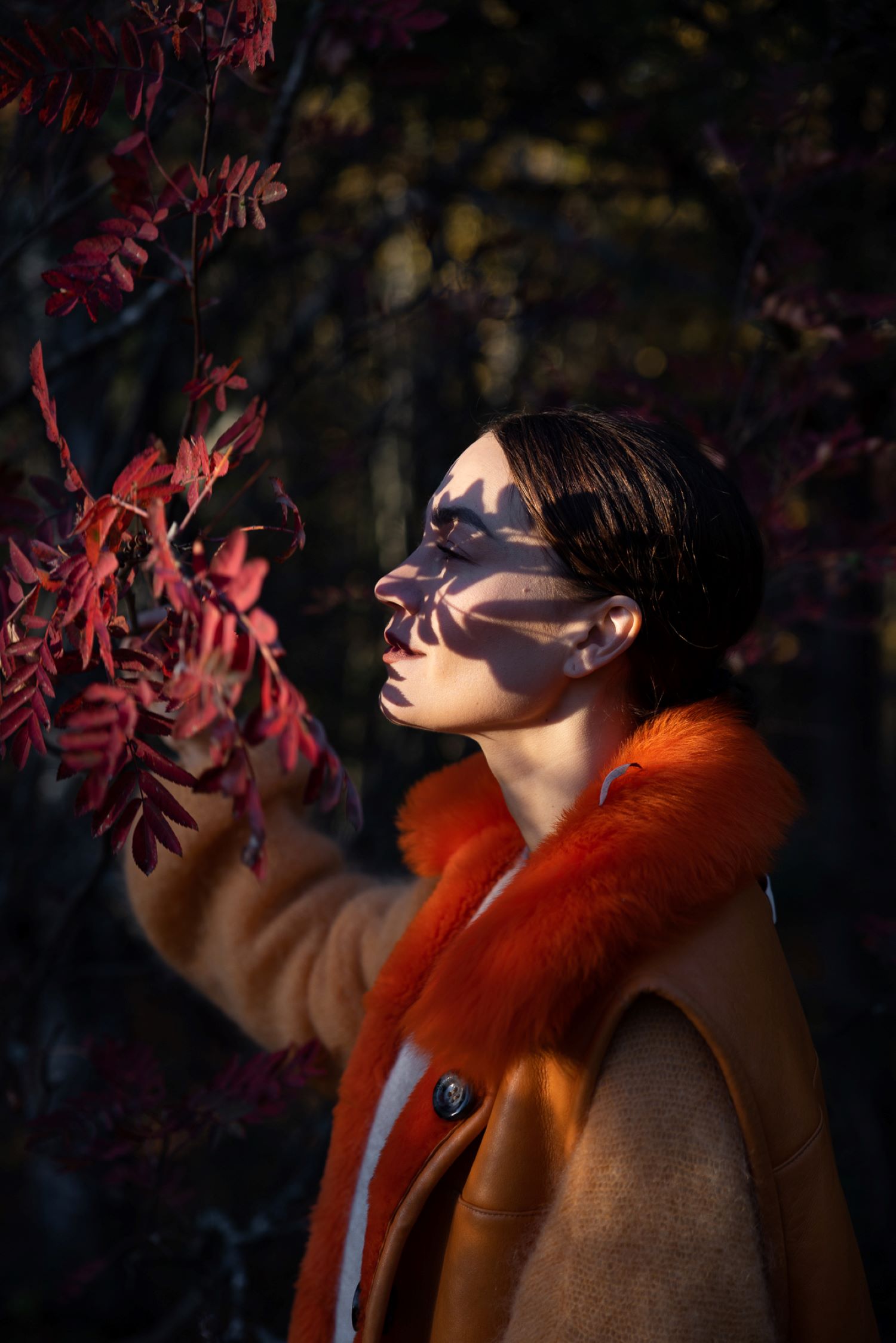 Meeri Koutaniemi in the shadow of leaves